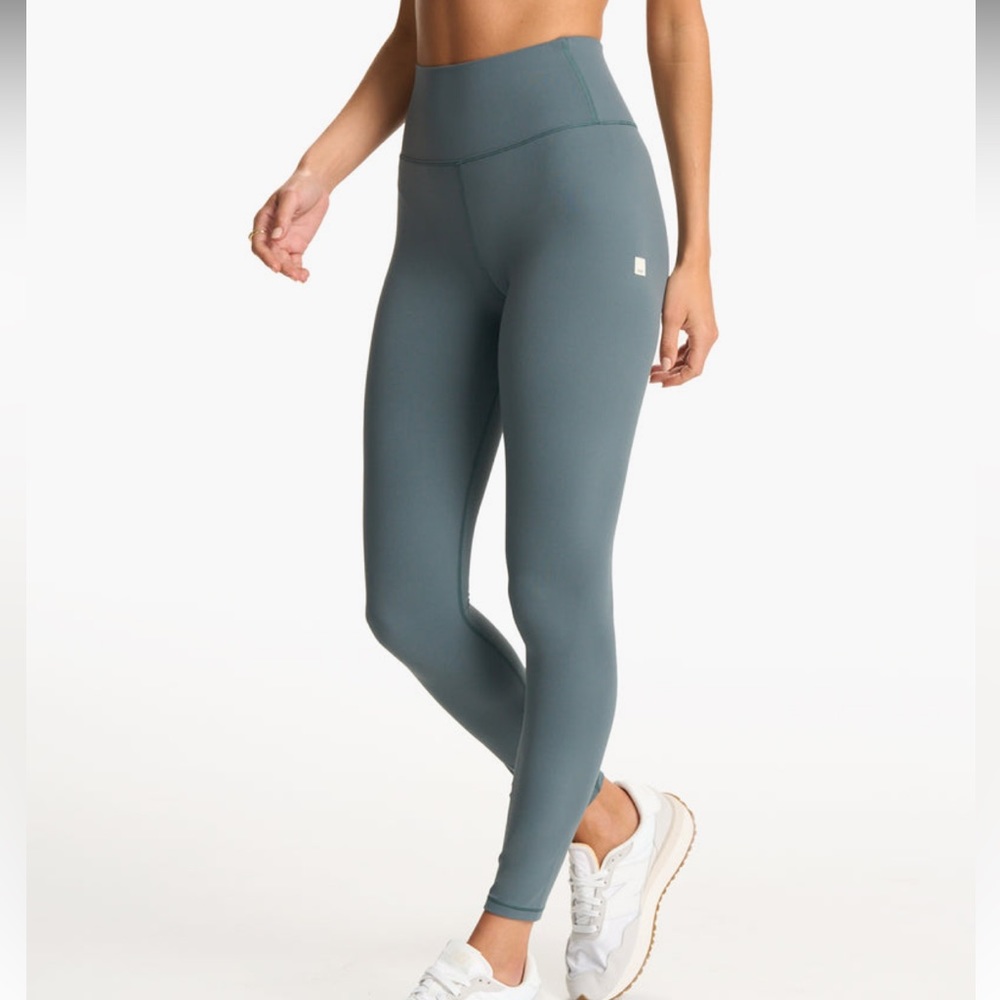 NWT Vuori AllTheFeels leggings, XS